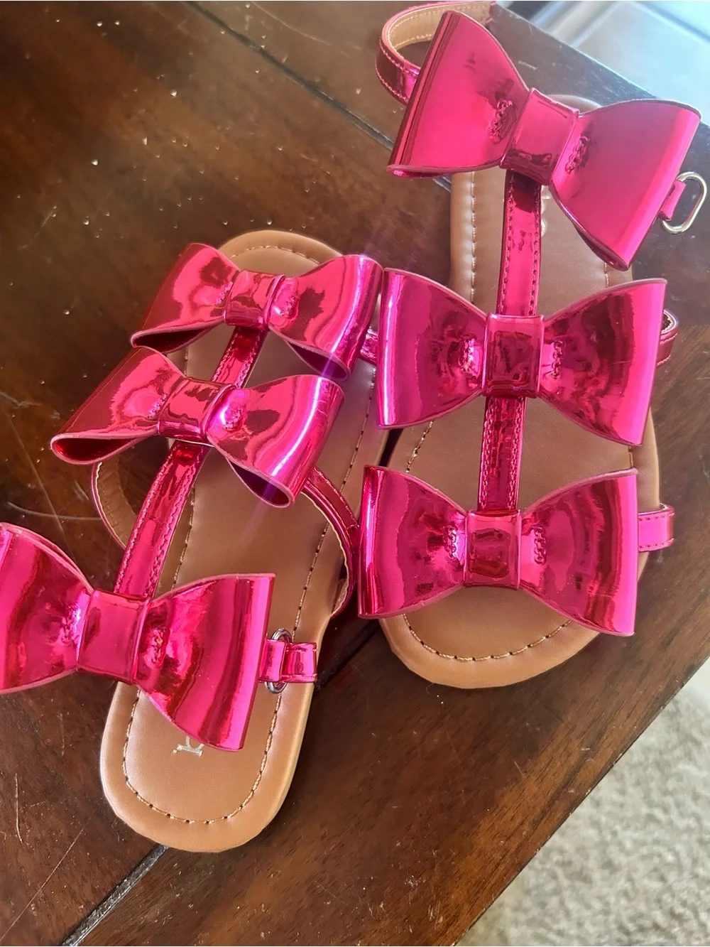 New Little girl size 12 bebe Metallic Pink Bow Sandals